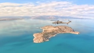 Atak helikopterin kamerasından Van Gölü ile Akdamar Adası