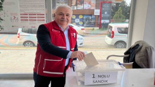 Atakum Kızılay Başkanı Fevzi Er güven tazeledi