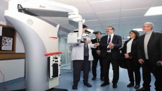 Atatürk Üniversitesi Araştırma Hastanesi, son teknoloji ameliyat mikroskobu ile hizmet kalitesini artırıyor