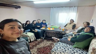 Aydında üniversite öğrencileri gönüllere dokunuyor