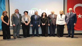 Azerbaycan gönüllüleri, iş dünyasında yeni fırsatlar için İzmirde