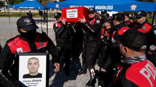 Babaya son bakış: Kazada hayatını kaybeden polis gözyaşlarıyla uğurlandı