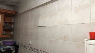 Bahçelievlerde çökme tehlikesi olan bina tahliye edildi