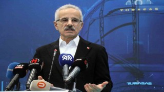 Bakan Uraloğlu, ilk yerli ve milli elektrikli tren setlerinin kaynağını yaptı