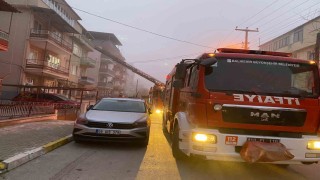 Balıkesir itfaiyesinden yoğun yangın mesaisi