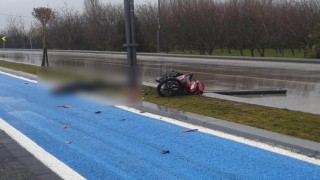 Motosiklet Elektrik Direğine Çarptı: Sürücü Hayatını Kaybetti