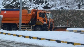 Bartında kar 5 köy yolunu ulaşıma kapattı