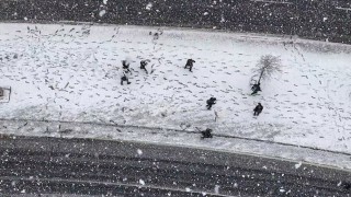 Başakşehirde öğrencilerin kar sevinci havadan görüntülendi