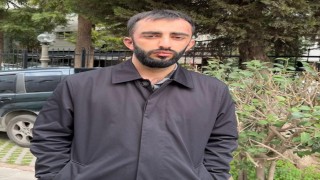 Başıboş köpekler, çocuğuna bez almaya giden vatandaşa saldırdı