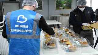 Başkan Akın: Balıkesirde hiçbir çocuk yatağa aç girmeyecek