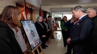 Başkan Alemdar Bilim Merkezinin imzasını gençlerle attı