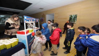 Başkan Arasın çocuklara sinema hediyesi yoğun ilgi gördü