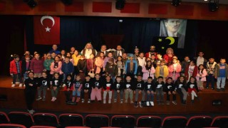 Başkan Çerçioğlu Nazillili çocukları tiyatro ile buluşturdu