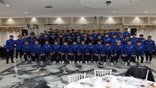 Başkan Eyüp Kahveci, Belediye Kütahyaspor altyapı takımıyla bir araya geldi