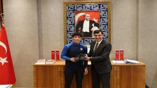 Başkan Eyüp Kahveciden şampiyon güreşçi Said Adaya tebrik