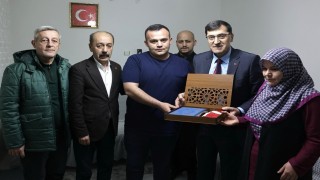 Başkan Eyüp Kahveciden şehit ailesine anlamlı ziyaret