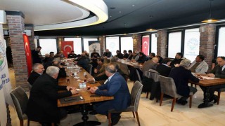 Başkan Yalçından muhtarlara kestane fidanı