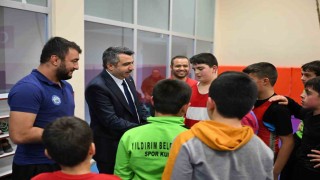 Başkan Yılmaz, şampiyon gençlerle buluştu