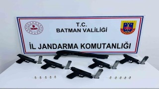 Batmanda bir adrese yapılan aramada silah ve mermi ele geçirildi