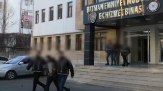 Batmanda iş yeri hırsızlık şüphelileri tutuklandı