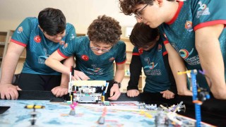 Bayraklı robotik kodlama takımı uluslararası turnuvada ülkemizi temsil edecek