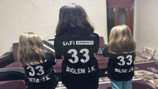 Beşiktaşlı baba takımına olan sevgisini kızlarının isimlerinde yaşatıyor
