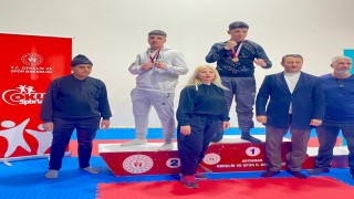 Besnili sporcular boksta il şampiyonu oldu