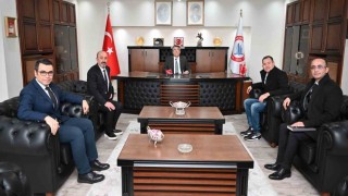 BEÜ Rektörü Özölçer, akademisyenleri ve doktora öğrencisini ağırladı