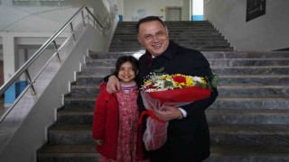 Beylikdüzü Belediye Başkanı Çalık, Hatayda depremzedelerle bir araya geldi