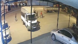 Bıçakla öldürülen gence saldırı anları güvenlik kamerasında
