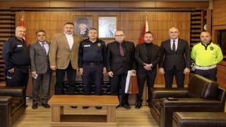 Bilecik Emniyet Müdürlüğünden emekli personele plaket