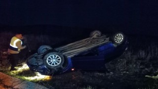 Bilecikte takla atan otomobilin sürücüsü yaralandı