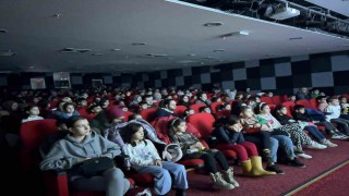 Bilecikte tatilde çocuklar sinema keyfi yaşadılar