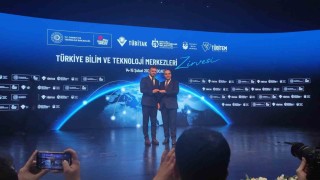 Bilim Üssüne Uzun Soluklu Emek ödülü