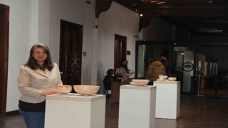 Bin 40 derecede pişirilen seramik eserler sanatseverlerden beğeni topladı