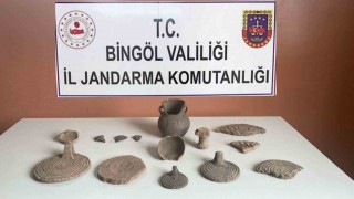 Bingölde tarihi eser niteliğinde çömlek parçaları ele geçirildi