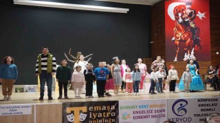 Bir varmış, bir yokmuş tiyatro oyunu özel çocuklarla sahnelendi