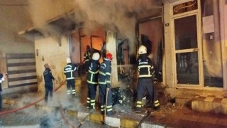 Bitişik 2 işyerinde yangın