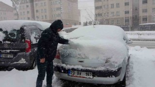 Bitliste kar yağışı: 196 köy yolu ulaşıma kapandı