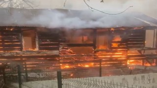 Boluda iki baraka alevlere teslim oldu