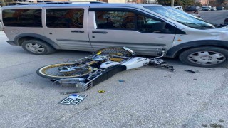 Burdurda hafif ticari araç ile motosiklet çarpıştı: 1 yaralı