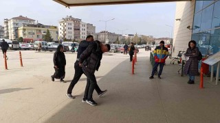Bursada genci alıkoyarak annesinden para isteyen 3 şüpheli yakalandı