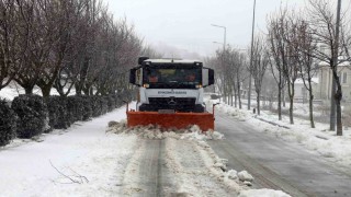 Büyükçekmece Belediyesi karla mücadeleyi 24 saat esasıyla sürdürüyor