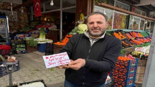 Büyükçekmecede manavdan, iş yerine dadanan hırsıza ilginç uyarı yazısı