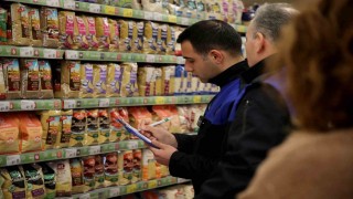 Büyükşehirden Ramazan denetimi: Ürünlerdeki detayları tek tek incelediler