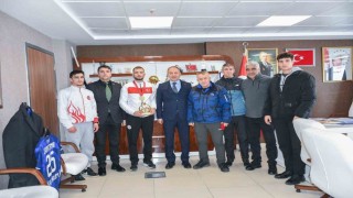 Çakmur, şampiyonunu ödüllendirdi