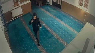 Camide ilginç hırsızlık