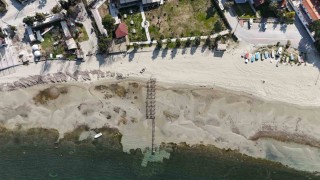 Çanakkale’de Deniz Çekildi, Tekneler Karaya Oturdu