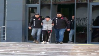 Çanakkalede pompalı tüfekle bir kişiyi öldüren şüpheli adliyeye sevk edildi