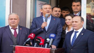 CHP Genel Başkanı Özel, Manisada ilçe belediyelerini ziyaret etti